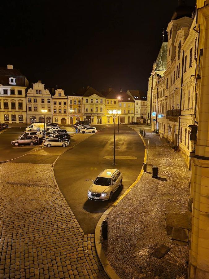 Podkrovni Studio Na Velkem Namesti S Wi-Fi Zdarma Hradec Králové Exterior foto