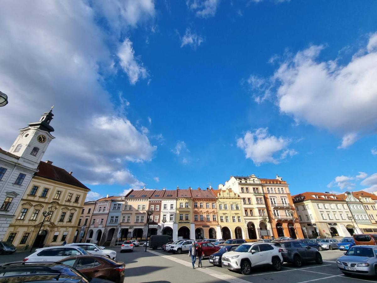 Podkrovni Studio Na Velkem Namesti S Wi-Fi Zdarma Hradec Králové Exterior foto